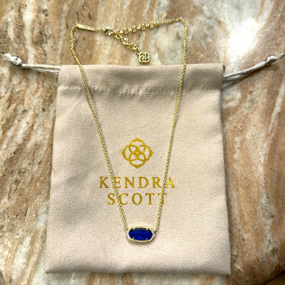 Kendra Scott Elisa necklace in beautiful cobalt cats eye blue!